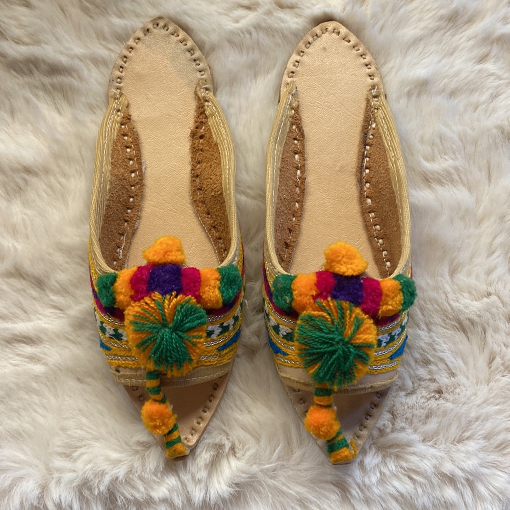 Pom Pom Embroidered Leather Indian Sandals - Picture 2 of 14